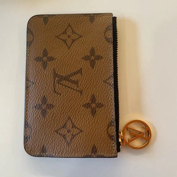 Louis Vuitton Reverse Monogram Romy card holder

Like new- never used - Picture 3 of 12